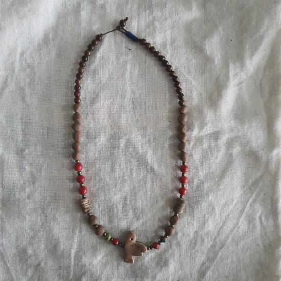 El yapımı takı kolye